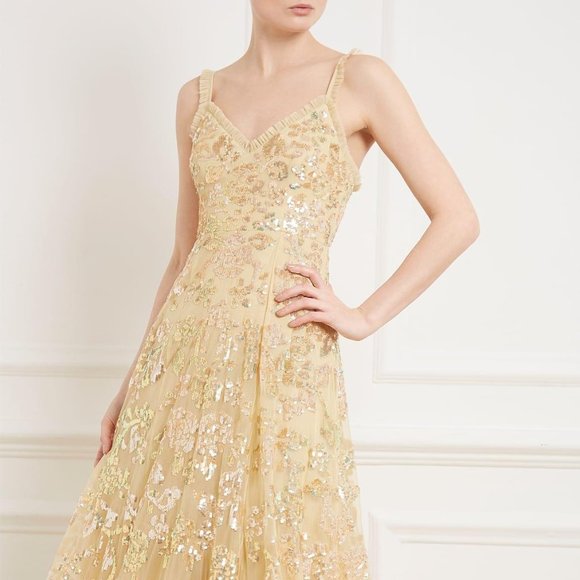 needle and thread gold sequin dress 2000S OSCAR de LA RENTA Champagne Beaded Tulle Gown & Shawl
